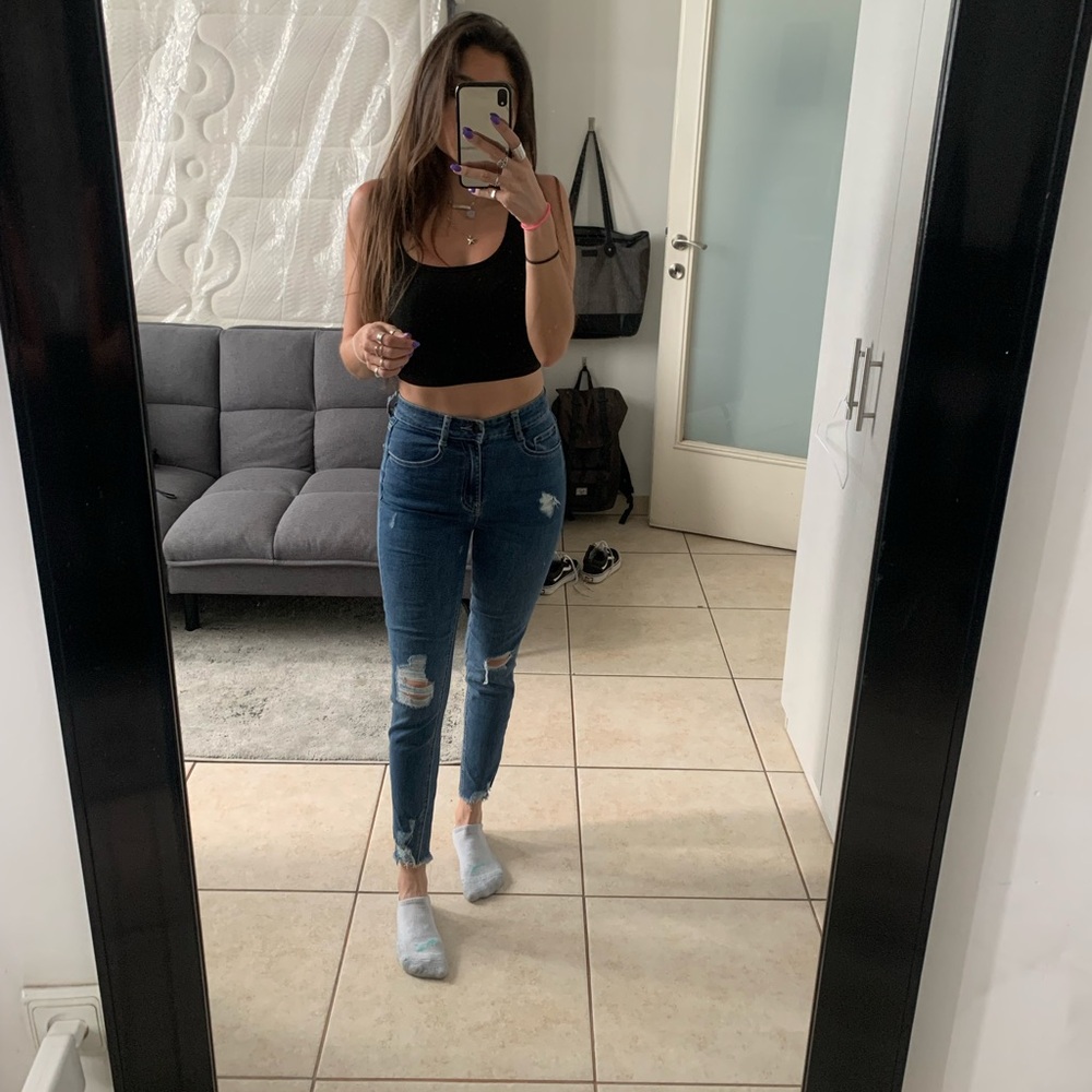 Pull&Bear blue skinny Jean. Frayed hem. High waisted. Size 4. Size 36